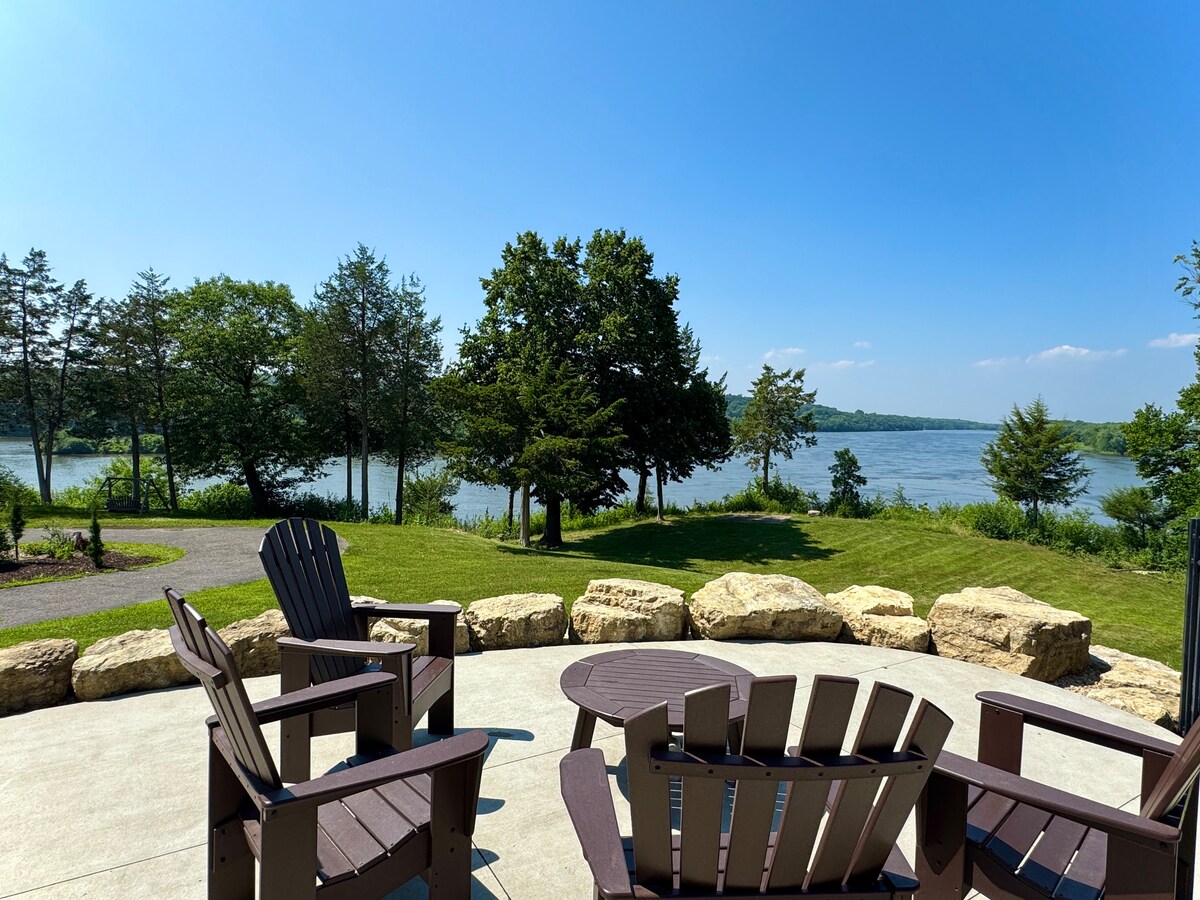 Adirondack chairs overlooking the Mississippi River